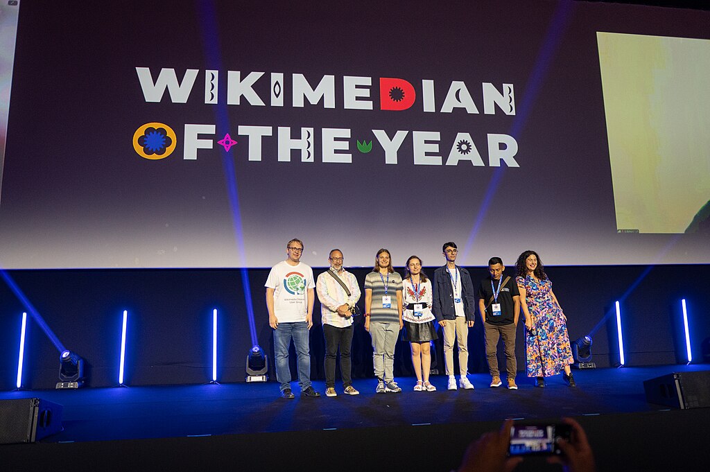 Wikimedians of 2024. Ganz rechts: Martin Rulsch aus der deutschsprachigen Wikipedia-Community.