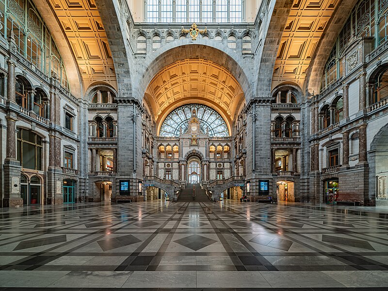 Innenaufnahme des Bahnhofs Antwerpen-Centraal, Belgien