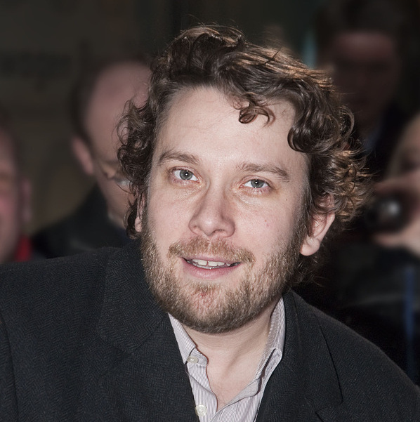 Christian Ulmen lächelt.