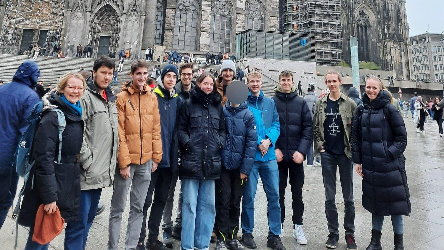 Gruppenfoto vor dem Kölner Dom.