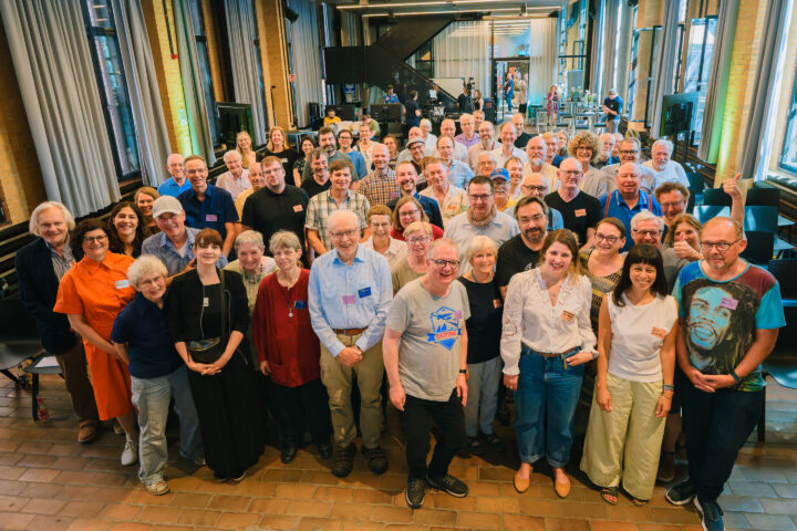 Gruppenfoto von der Mitgliederversammlung 2025 in Berlin