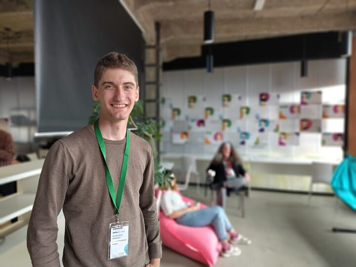 Foto von Janosch auf der Wikimedia Youth Conference 2025
