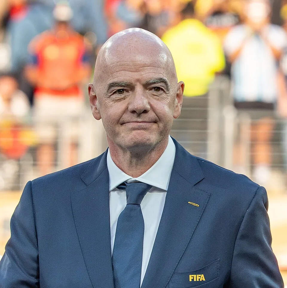 Gianni Infantino im Anzug.