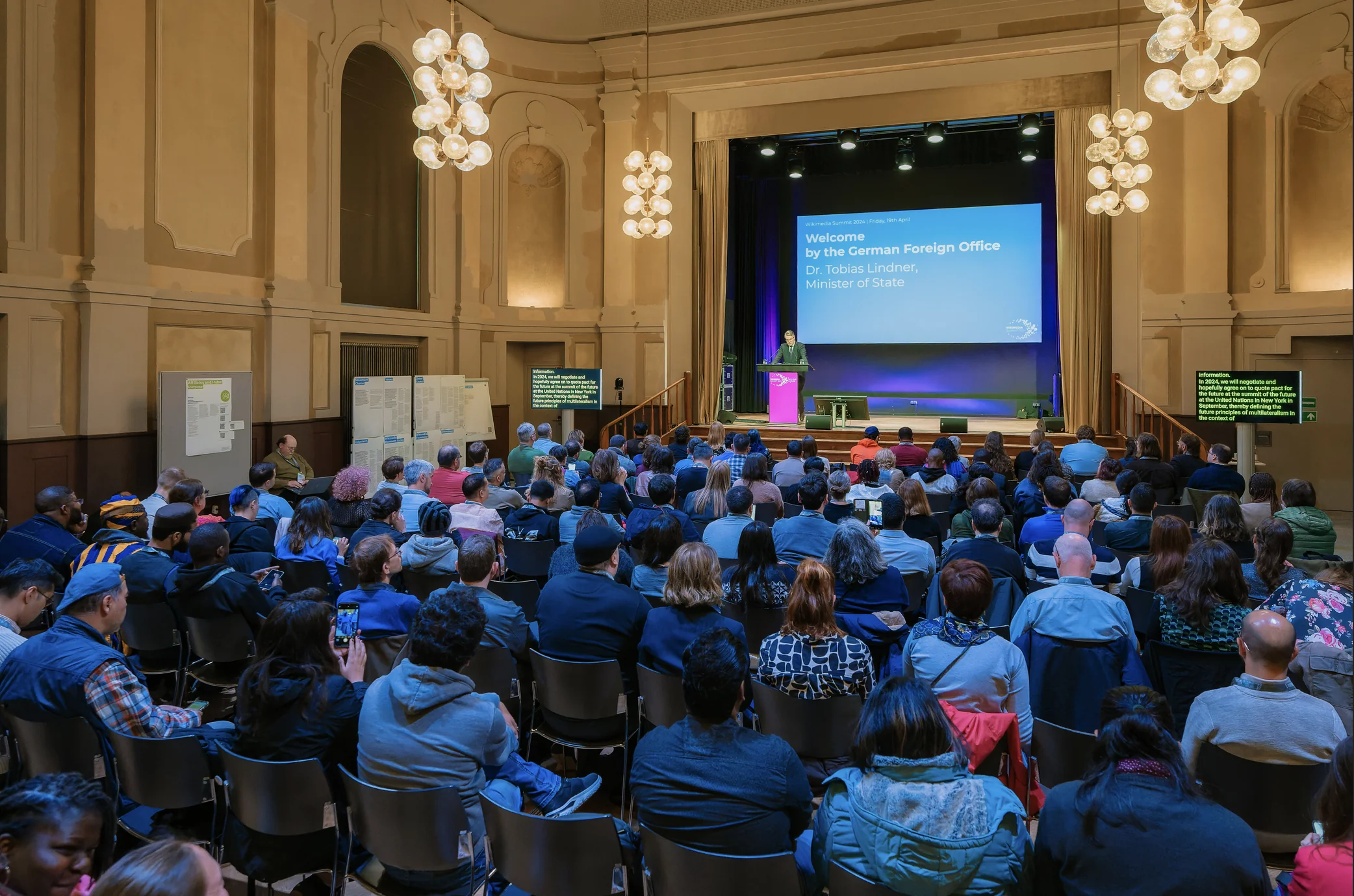 Eröffnung des Wikimedia Summits 2024